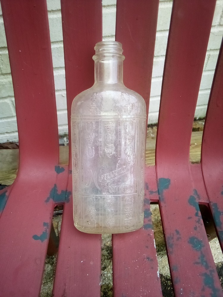 MONARCH WINES EMBOSSED GRAPES BOTTLE HALF PINT Excellent