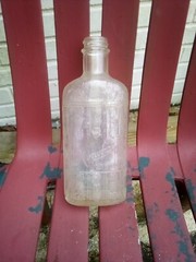 MONARCH WINES EMBOSSED GRAPES BOTTLE HALF PINT Excellent