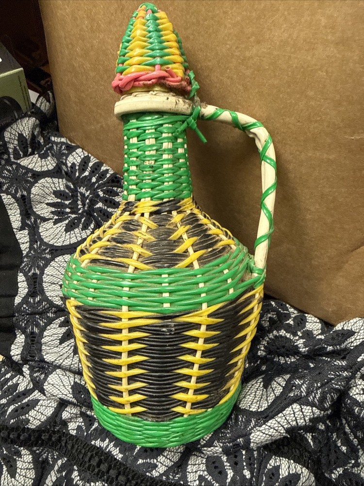 VTG VIRESA SCOUBIDOU COLORFUL WINE BOTTLE PLASTIC WOVEN WICKER SPAIN 60-70s BOHO