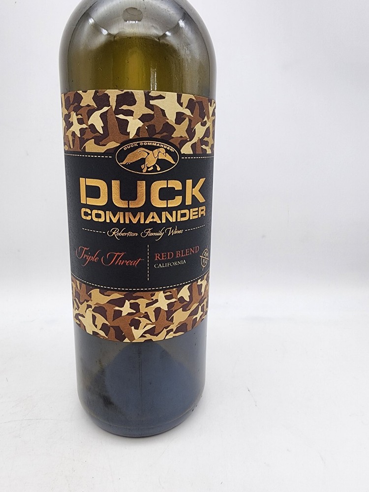 Duck Commander Wine Bottle Triple Threat Red Blend Glass With Cork Collector