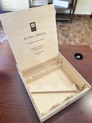 ALPHA OMEGA WOODEN WINE BOX – THOMAS VINEYARD – 2023 – RARE