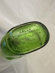 Vintage E & J Gallo Flavor-Guard One Pint Green Glass Liquor Bottle Cap