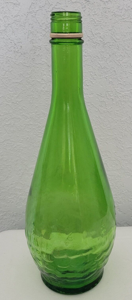 Vintage 4/5 Quart Gallo Wine Flavor Guard Bottle Embossed Grapes Green Glass