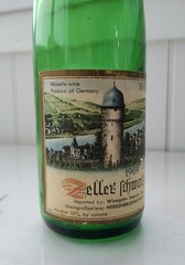 Vintage 1969 Zeller Schwarze Katz Green Wine Bottle w/ Black Cat Label – EMPTY