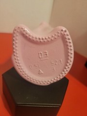 2016 RHEINHESSEN RIESLING GLASS “HAPPY CAT” BOTTLE IN BUBBLE GUM PINK