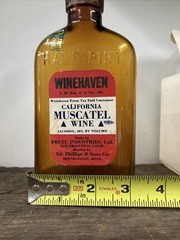 Rare California Muscatel wine half pint Glass Bottle Wisconsin Partial Sticker