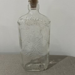 Garretts American Wines Bottle Clear Glass Embossed Antique 