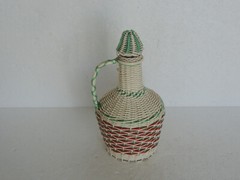 VINTAGE Mid Century Wine Bottle Woven Plastic Wrap Jug Decanter WHITE/RED,WHITE