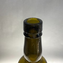 Vintage Wine Bottle Dark Amber No Marking 9&Prime; Embossed « NB » at Bottom