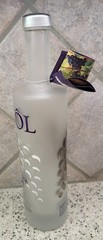 IDOL BURGUNDY FRANCE Glass Vodka Bottle FROSTED Reflective Grapes 12 3/4&Prime; EMPTY
