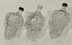 Lot/3 Vintage Grape Bunch Shaped Decanters Clear Glass Bottle Screw Cap 7 oz 6&Prime;L