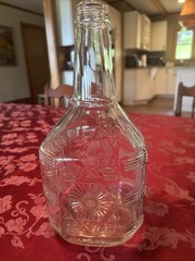 Vintage-57-Manischewitz Clear Half Gallon Wine Bottle,New York,USA(empty)(JU12A)