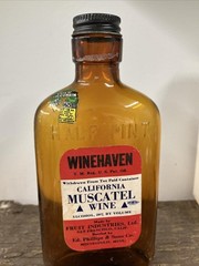 Rare California Muscatel wine half pint Glass Bottle Wisconsin Partial Sticker