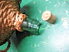 JUAN HERNANDEZ SPANISH BURGUNDY WICKER ENCASED 1 GAL BOTTLE VINT. 1959