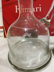 750 ML BEAUTIFUL GLASS WINE DECANTER WITH ETCHING 14.5&Prime; TALL 6.5&Prime; WIDE AT BASE