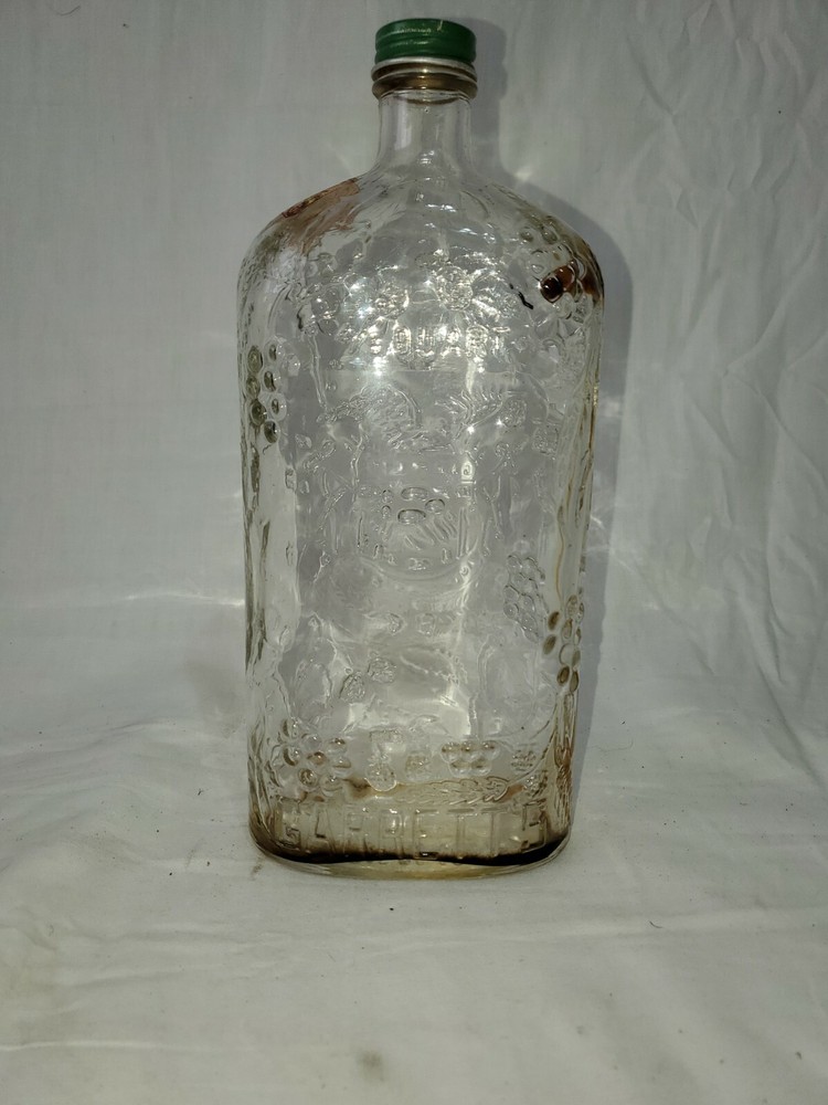 Garrett&rsquo;s Virginia Dare 4/5 Qt.Wine Bottle W/cap &.6c Mn Liguor Tax Sticker#1283