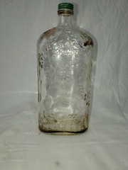Garrett&rsquo;s Virginia Dare 4/5 Qt.Wine Bottle W/cap &.6c Mn Liguor Tax Sticker#1283