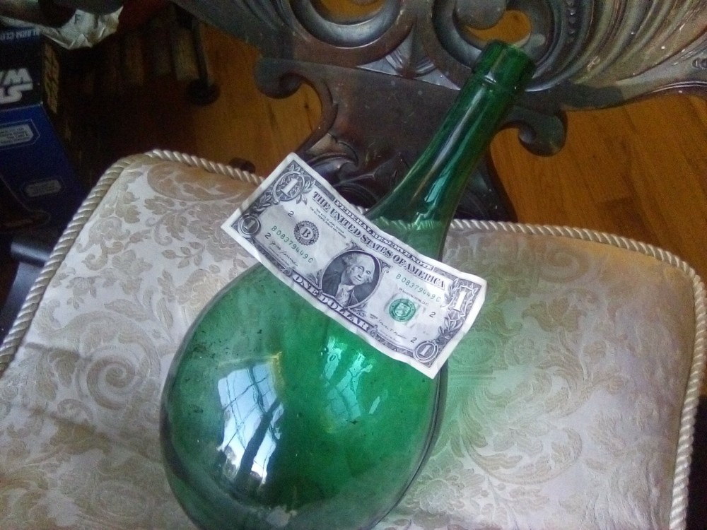 VTG Lrg Green Glass Wine Bottle Jug Bar Liquor 15&Prime;  Round Bottom Antique Bubbles