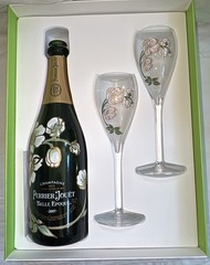 PERRIER-JOUET BELLE EPOQUE CHAMPAGNE GIFT BOX Empty Bottle 2 Flutes 2007