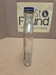 Vintage Mogen David Concord Wine Bottle 2/5 Pint Georgia USA