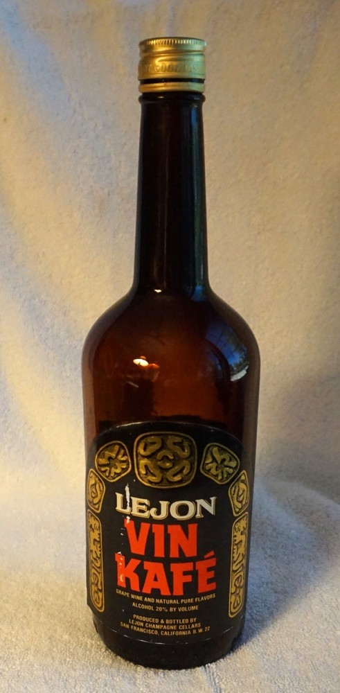 Vintage, Lejon Vin Kafe Grape Wine, Brown Glass Bottle with Cap, 4/5 QT, Empty