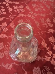 Vintage-57-Manischewitz Clear Half Gallon Wine Bottle,New York,USA(empty)(JU12A)