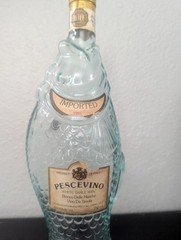 PESCEVINO Fish Shape 1985 Wine bottle Italy 13-1/4” tall with Cork & Label