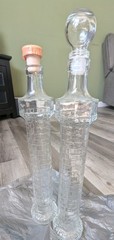 set of 2 Clear Wine Decanter With Textured Square Pattern And Round Top