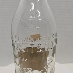Vintage 1953 Garrett&rsquo;s American Port Wine Bottle 1/2 Gallon Embossed Grape Glass