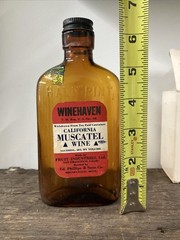 Rare California Muscatel wine half pint Glass Bottle Wisconsin Partial Sticker