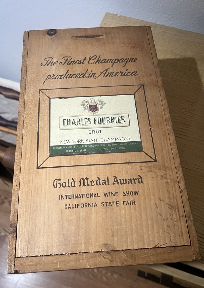 Vintage Charles Fournier Brut New York State Champagne Box 1950