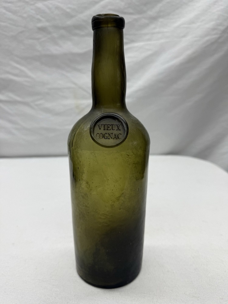 Antique Green Sealed Wine Bottle, « Vieux Cognac » – 1800&rsquo;s