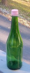 Vintage 1968 UNITED VITNER&rsquo;S INC Green Glass Wine Bottle Org Pink Lid Beautiful