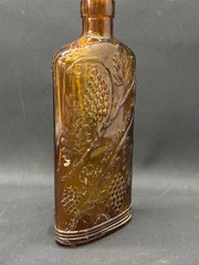 Vintage Bardenheier&rsquo;s Wine Amber Glass Embossed Pint Flask Bottle 1930s-1950s