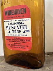 Rare California Muscatel wine half pint Glass Bottle Wisconsin Partial Sticker