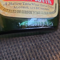 2 Empty Wine Das Gutten Green Bottles 4/5 Quart California Rhein Wein 9.5&Prime;