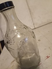 Vintage Quart 4 Leaf Clover Motif Wine Bottle Smokey Grey Tint
