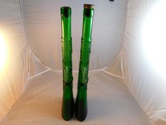 2 VINTAGE EMBOSSED DESIGN GUN / RIFLE EMERALD GREEN GLASS WINE BOTTLE 16 »