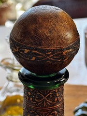 VTG Italian Leather Wrapped Green Glass Decanter W/ Lion Head & Chain -Barware!