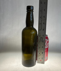 Vintage Wine Bottle Dark Amber No Marking 9&Prime; Embossed « NB » at Bottom