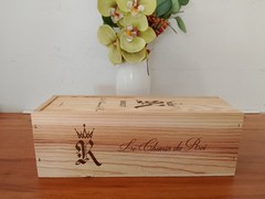 Le Chemin du Roi – Brut Champagne 750ml EMPTY BOTTLE And Wooden Box.