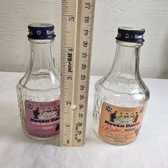 2 Mogen David Wine Bottles 4oz Blackberry & Rosè Vintage Pair