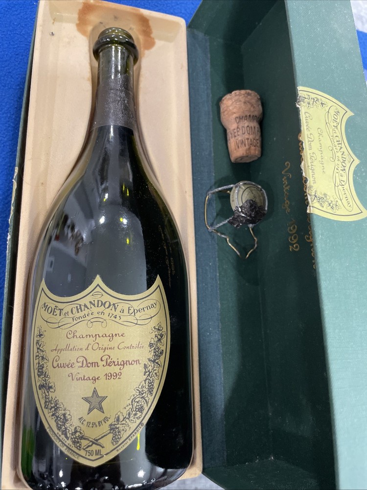Cuvee DOM PERIGNON Vintage 1992 Empty 75cl Champagne Bottle Cork Wire Book Boxed