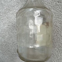 Vintage Mogen David Wine Blackberry 1 Quart Glass Bottle Paper Label 1971