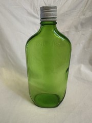 Vintage E & J Gallo Flavor-Guard One Pint Green Glass Liquor Bottle Cap