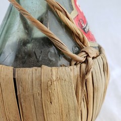 Vintage CHIANTI WINE Bottle BORGHINI Label Wicker Wrapped Green Glass 1/2 Pint