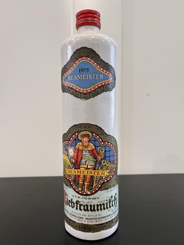BEAMEISTER 1975 LIEBFRAUMILCH JAMES BEAM CERAMIC WINE BOTTLE. 1 Pint.7 fl oz