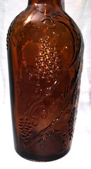 Vtg 10.75&Prime; Bardenheier&rsquo;s (St Louis MO) brown glass quart wine bottle (EMPTY)