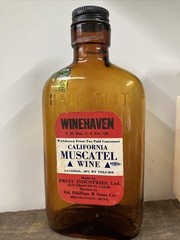 Rare California Muscatel wine half pint Glass Bottle Wisconsin Partial Sticker