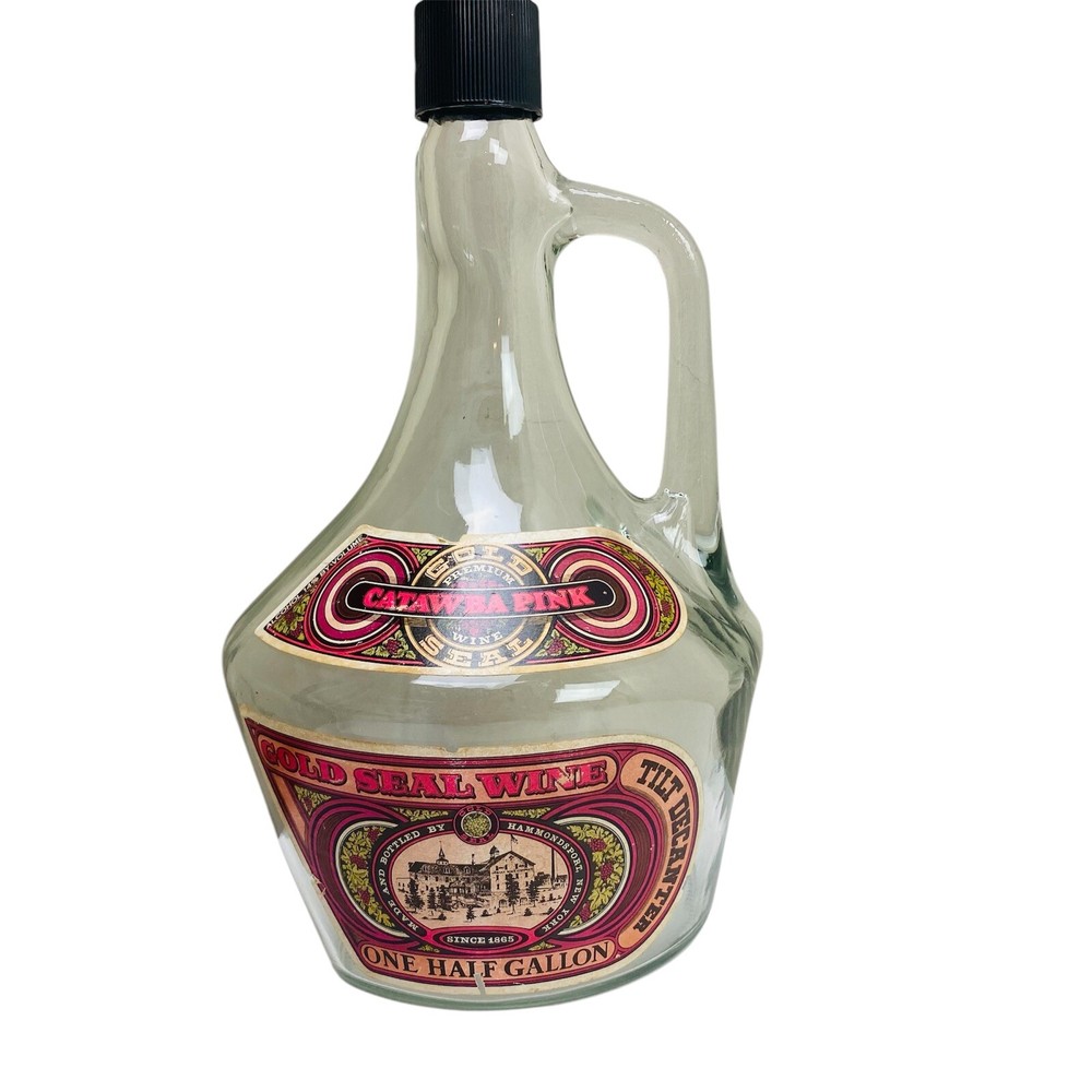 Vintage Gold Seal Wine New York State Burgundy One Half Gallon Tilt Decanter